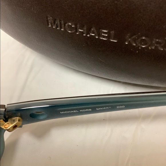 Michael Kors Eyeglasses and case - Picture 3 of 7